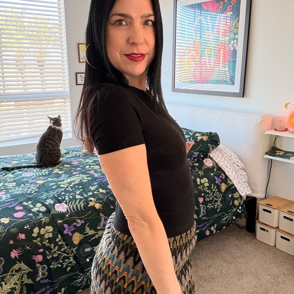 Express Ribbed Black Fitted Top - Picture 3 of 7